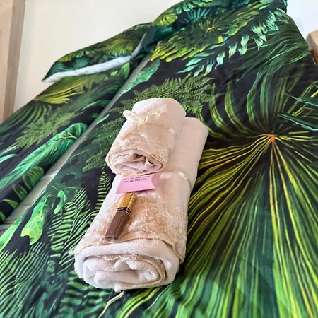 Апартаменти Urban Oasis - Attic In Iconic Langstrasse *